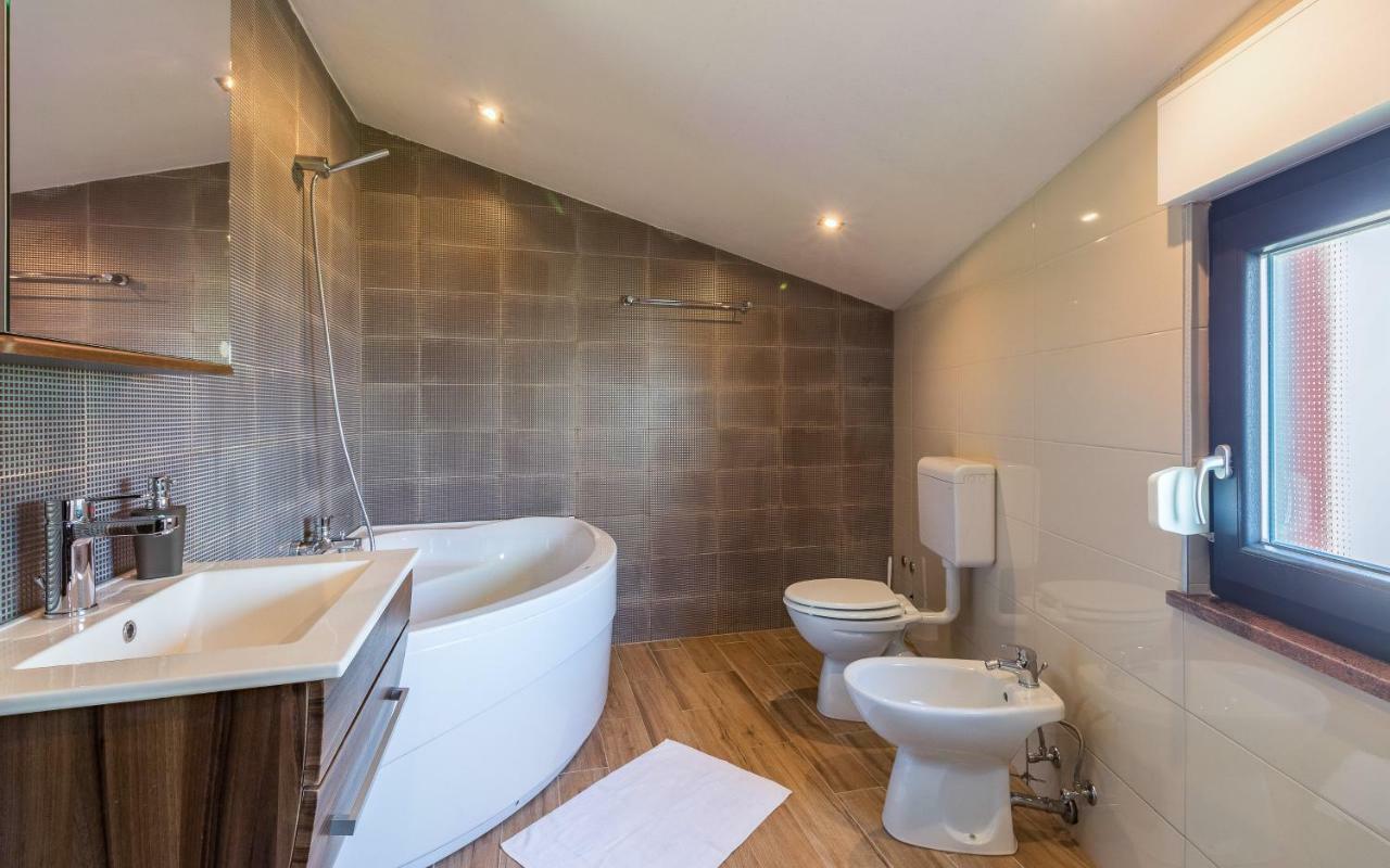 Apartmani Kazun - App 4 - Ferienhaus Fažana Buitenkant foto